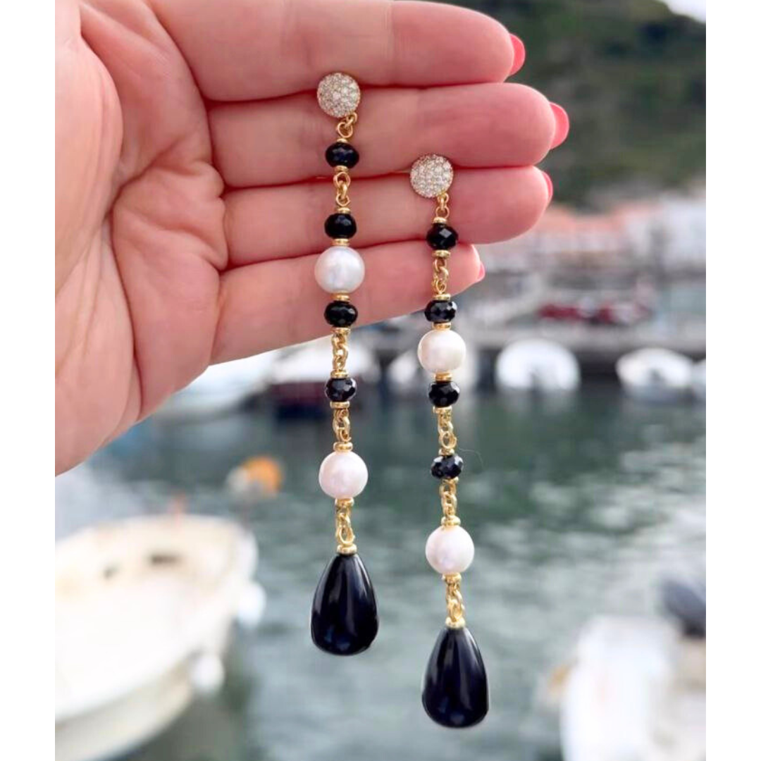 Orecchini in Argento 925 dorato pendenti con goccia in Onice, Perle e Spinelli neri
