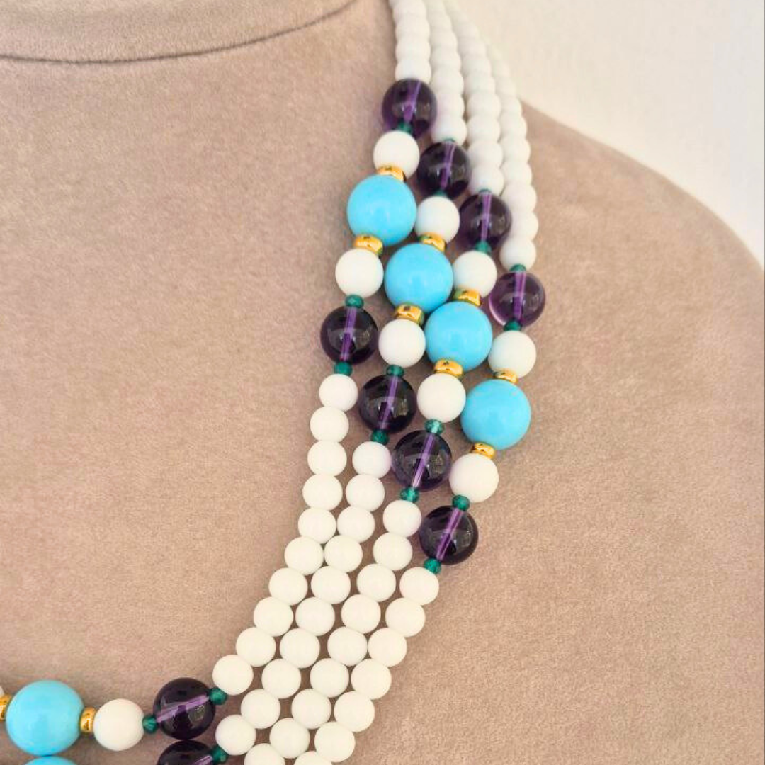 Collana a 4 fili in Agata bianca, Giada, Ametista e Pasta di Turchese, chiusura in Argento 925 dorato