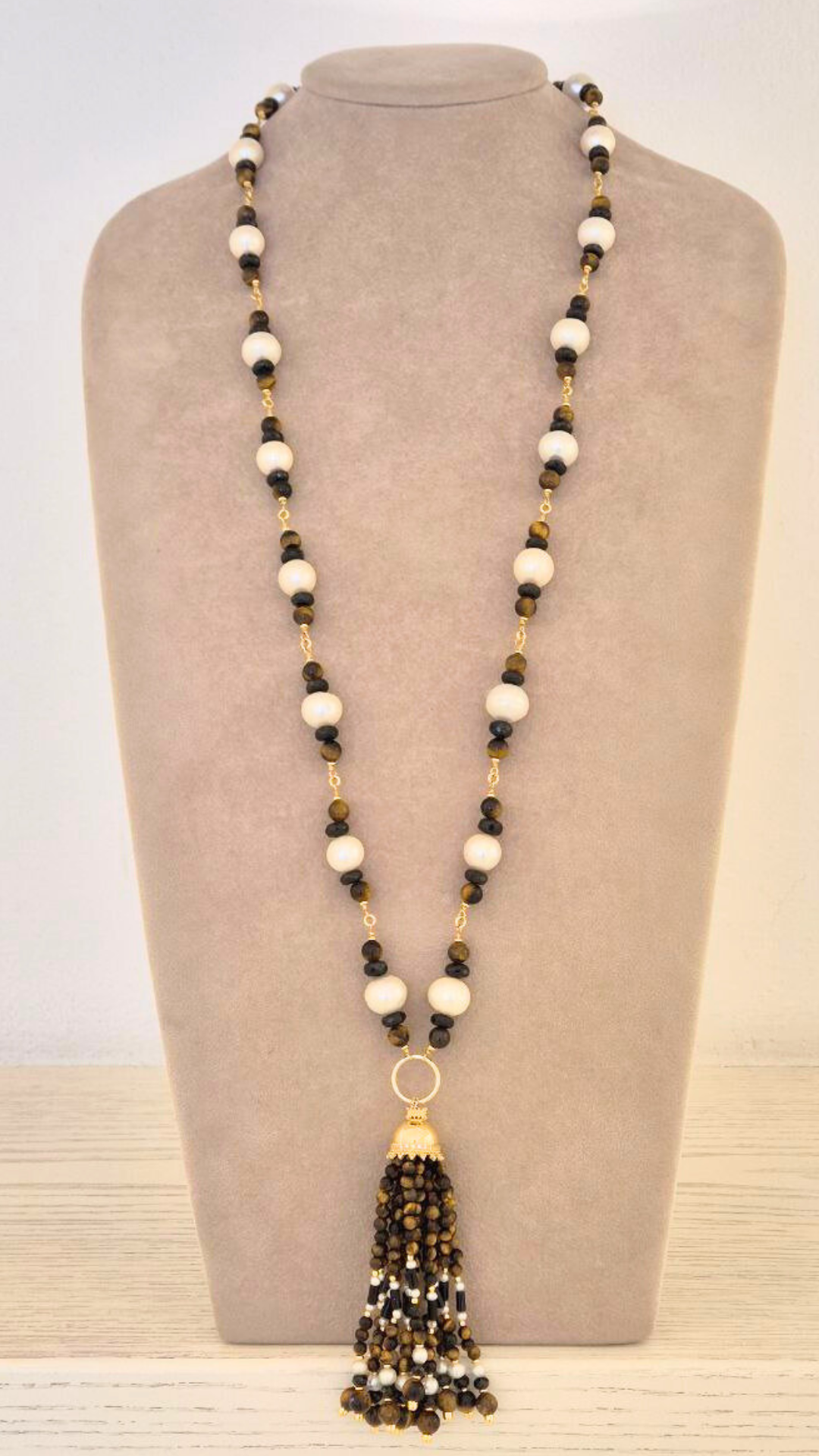 Collana in Pietre Naturali ammagliata completamente a mano, in Argento 925 dorato, con Perle, Occhio di Tigre e Onice