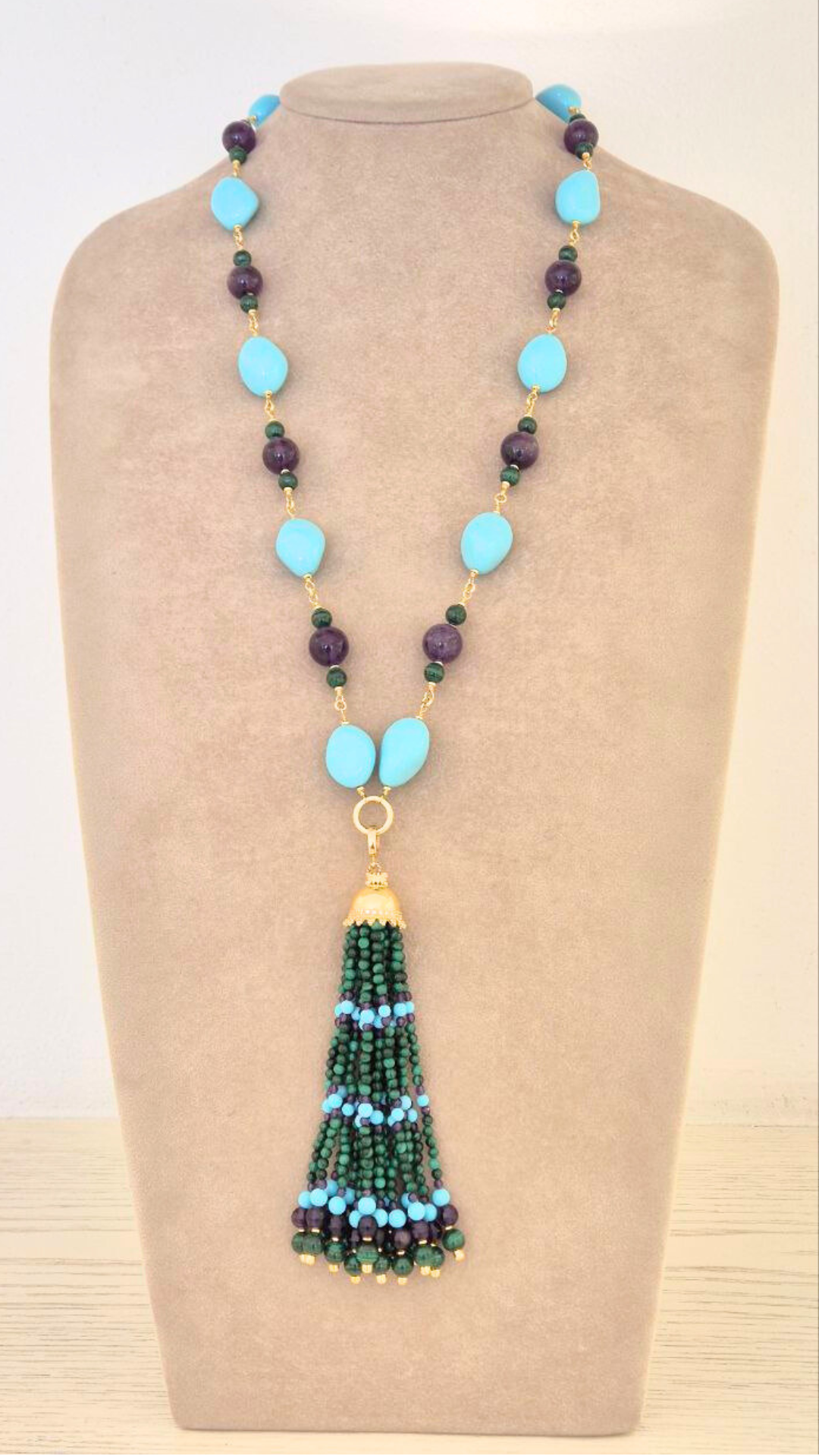 Collana in Pietre Naturali ammagliata completamente a mano, in Argento 925 dorato, con Malachite, Ametista e sassi di Pasta di Turchese