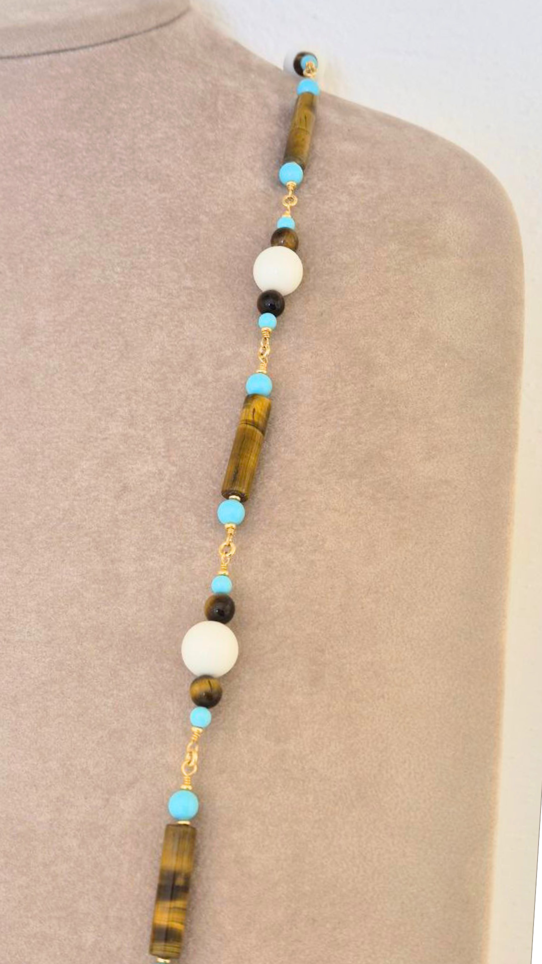 Collana in Pietre Naturali ammagliata completamente a mano, in Argento 925 dorato, con Agata Bianca, Occhio di Tigre e Pasta di Turchese