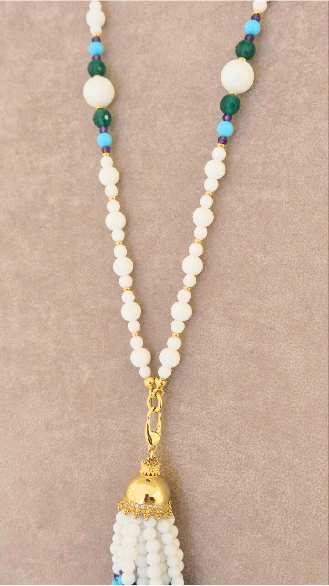 Collana in Pietre Naturali con Agata Bianca, Giada, Ametista e Pasta di Turchese, montata in Argento 925 dorato