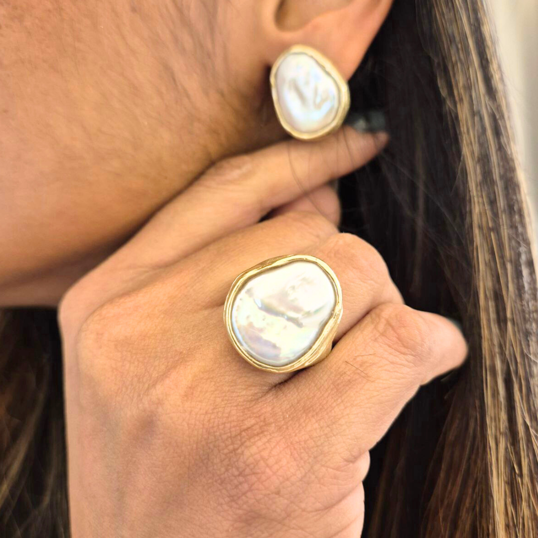 Anello in Argento 925 dorato effetto graffiato, con Perla coltivata d'acqua dolce