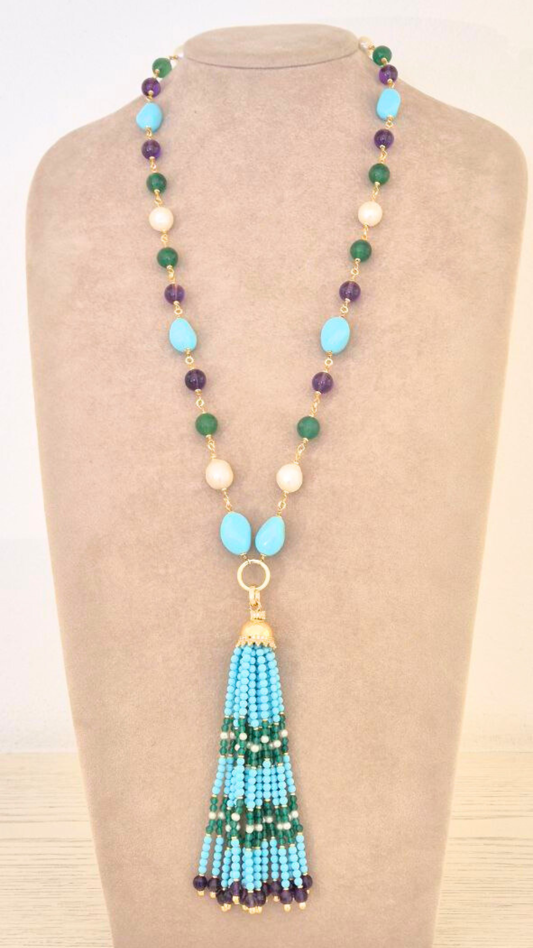 Collana in Pietre Naturali ammagliata completamente a mano, in Argento 925 dorato, con Pasta di Turchese, Perle, Giada e Ametista