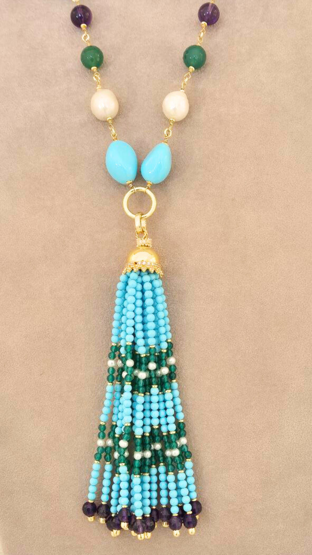 Collana in Pietre Naturali ammagliata completamente a mano, in Argento 925 dorato, con Pasta di Turchese, Perle, Giada e Ametista
