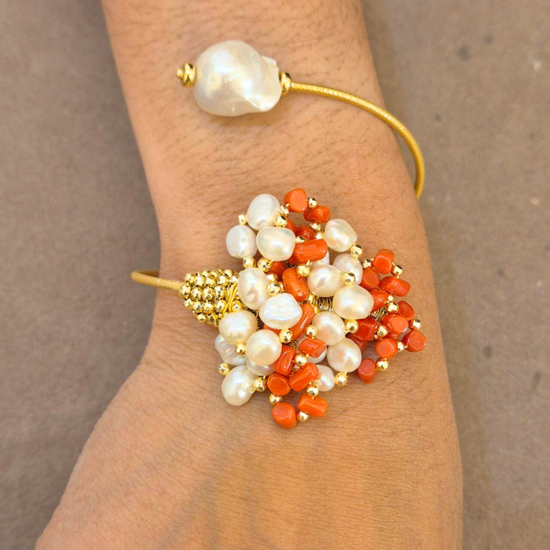 Bracciale a grappolo contrariè in Arg.925 dorato con Corallo rosso Mediterraneo e Perle