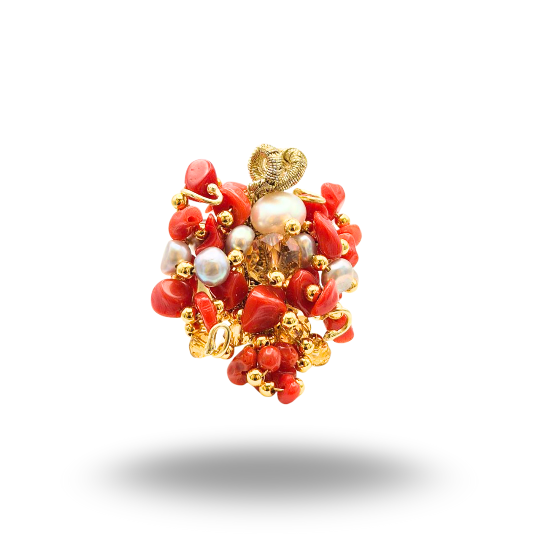 Anello a grappolo in Argento 925 dorato con con Corallo rosso, Perle e Quarzi gialli. Misura regolabile