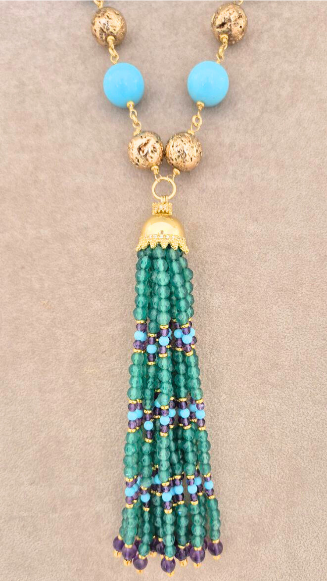 Collana in Pietre Naturali ammagliata completamente a mano, in Argento 925 dorato, con Pasta di Turchese, Pietra lavica, Giada e Ametista