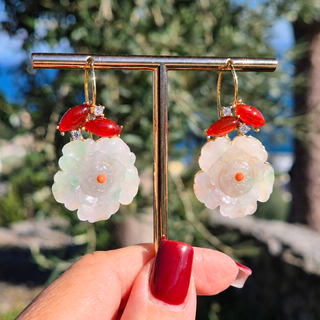 Orecchini in Bronzo dorato con fiore in Giada e Corniola