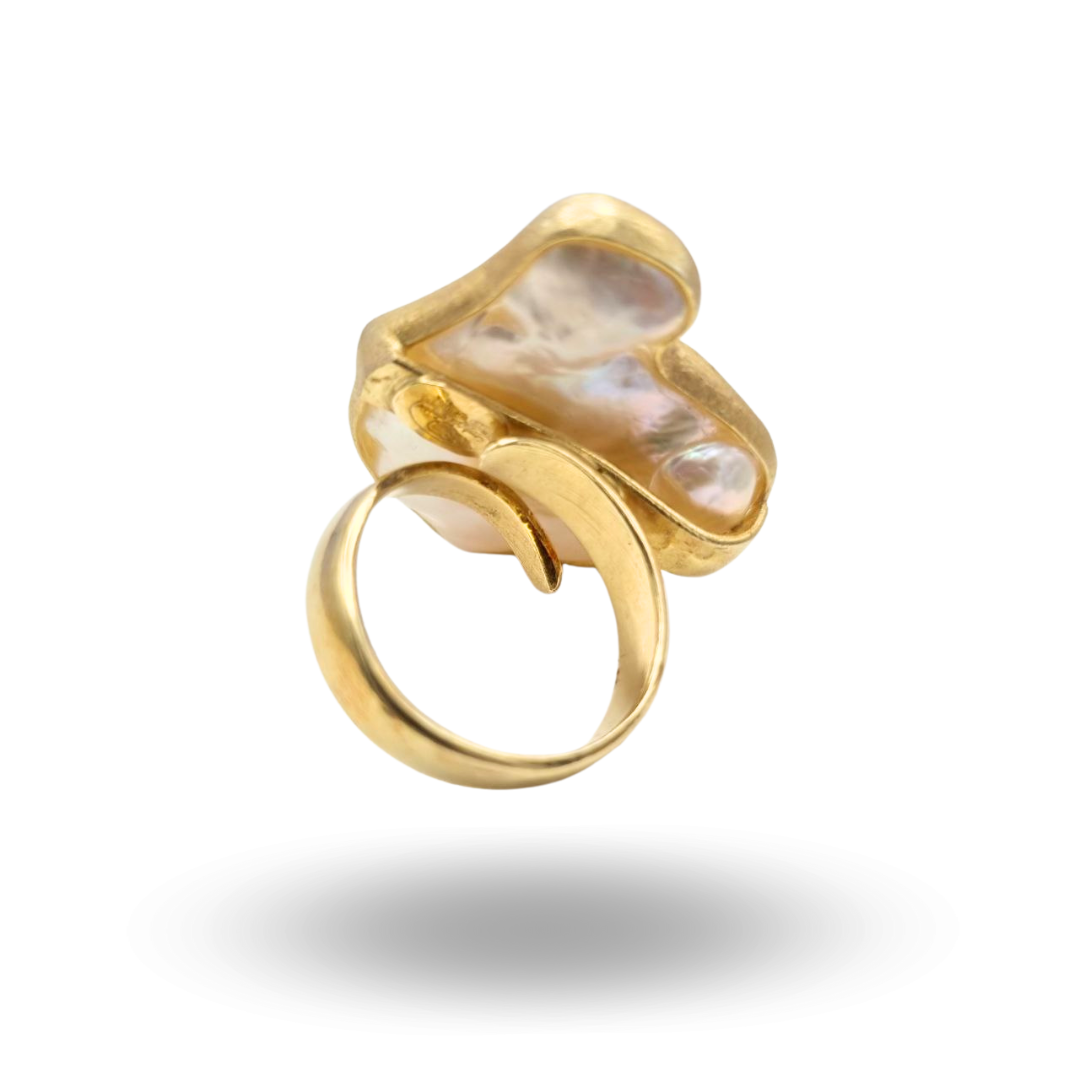 Anello in Argento 925 dorato satinato con Perla Scaramazza