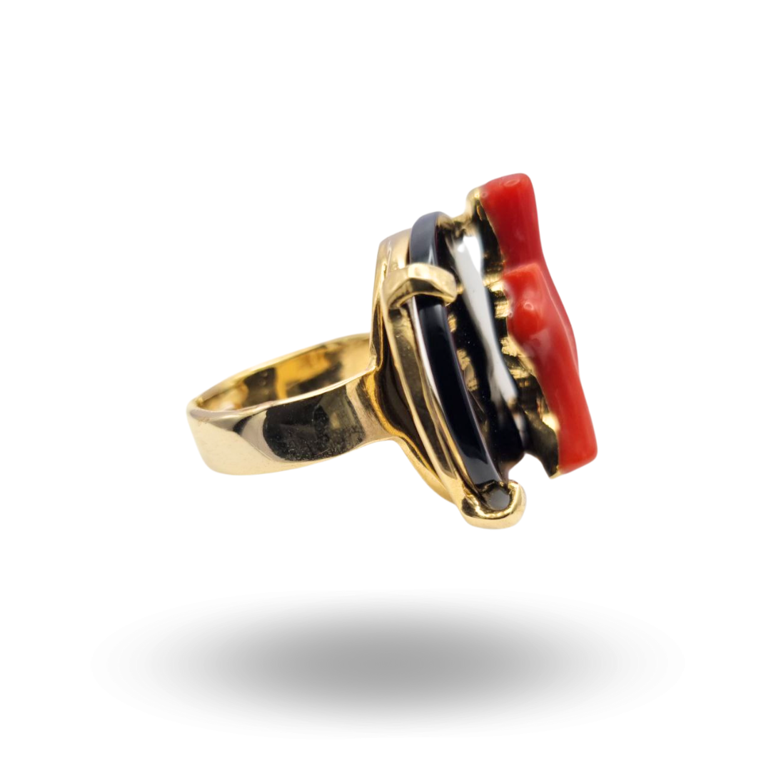 Anello in Argento 925 dorato con Piastra in Onice e rametti di Corallo rosso Mediterraneo
