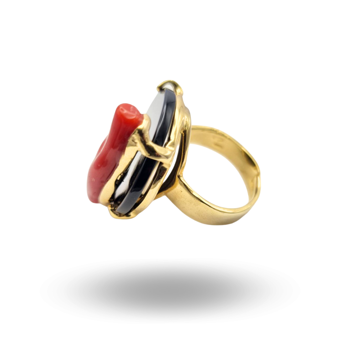 Anello in Argento 925 dorato con Piastra in Onice e rametti di Corallo rosso Mediterraneo