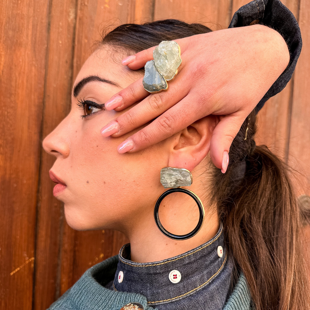 Anello in Argento 925 dorato con sassi di Acquamarina grezza