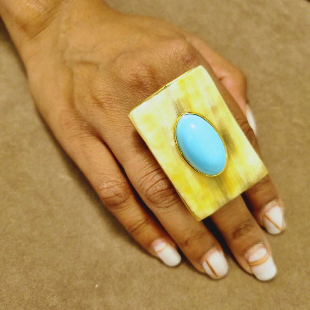Anello in Argento 925 dorato con piastra rettangolare in Corno e spola ovale in Pasta di Turchese