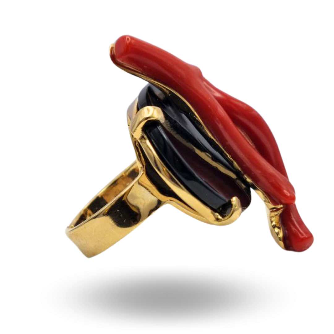 Anello in Argento 925 dorato con piastra in Onice e due rami di Corallo Rosso Mediterraneo