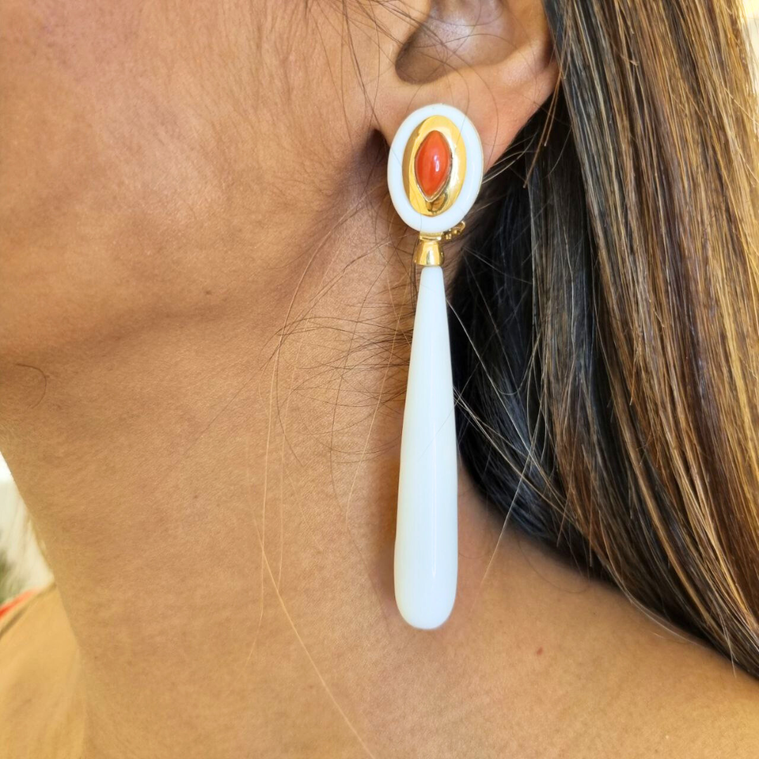 Orecchini in Argento 925 dorato pendenti con goccia in Agata bianca e spola di Corallo rosso Mediterraneo