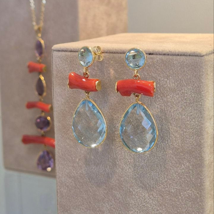 Orecchini in Argento 925 dorato con rami di Corallo rosso e Topazio azzurro