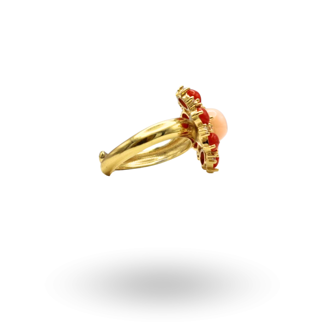 Anello in Argento 925 dorato a fiore con petali di Corallo Rosso Mediterraneo, Quarzi e centrale in Corallo Rosa
