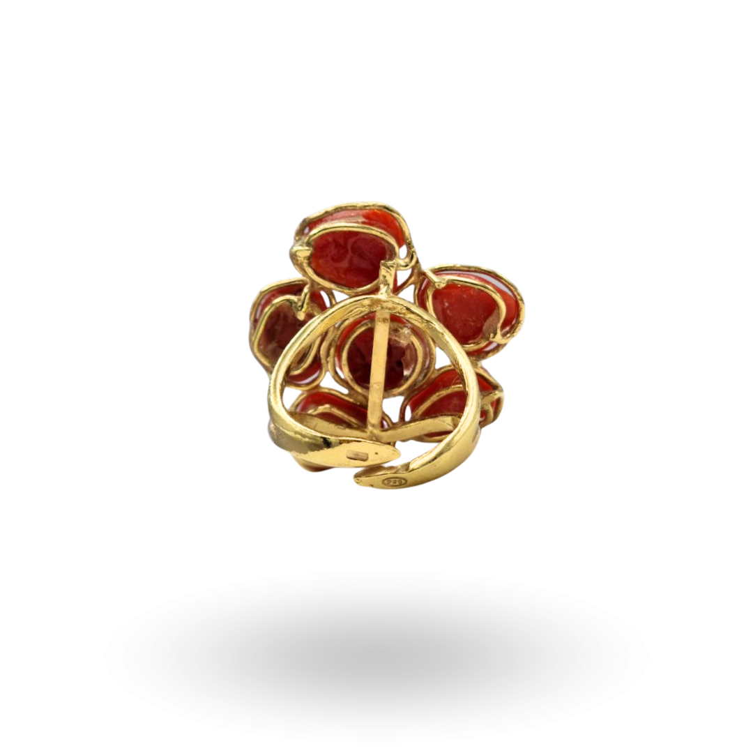 Anello in Argento 925 dorato con sei sassi di Corallo rosso Mediterraneo a forma di fiore