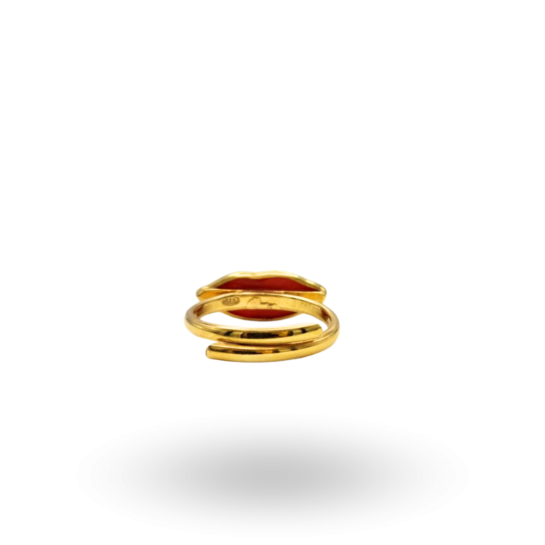 Anello in Argento 925 dorato con labbra in Corallo Rosso Mediterraneo inciso a mano
