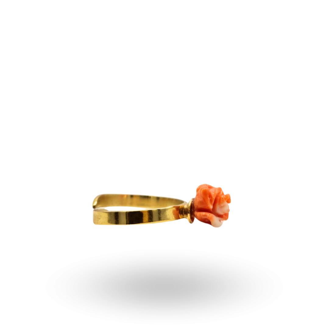 Anello in Argento 925 dorato con rosellina di Corallo Cerasuolo Naturale inciso a mano