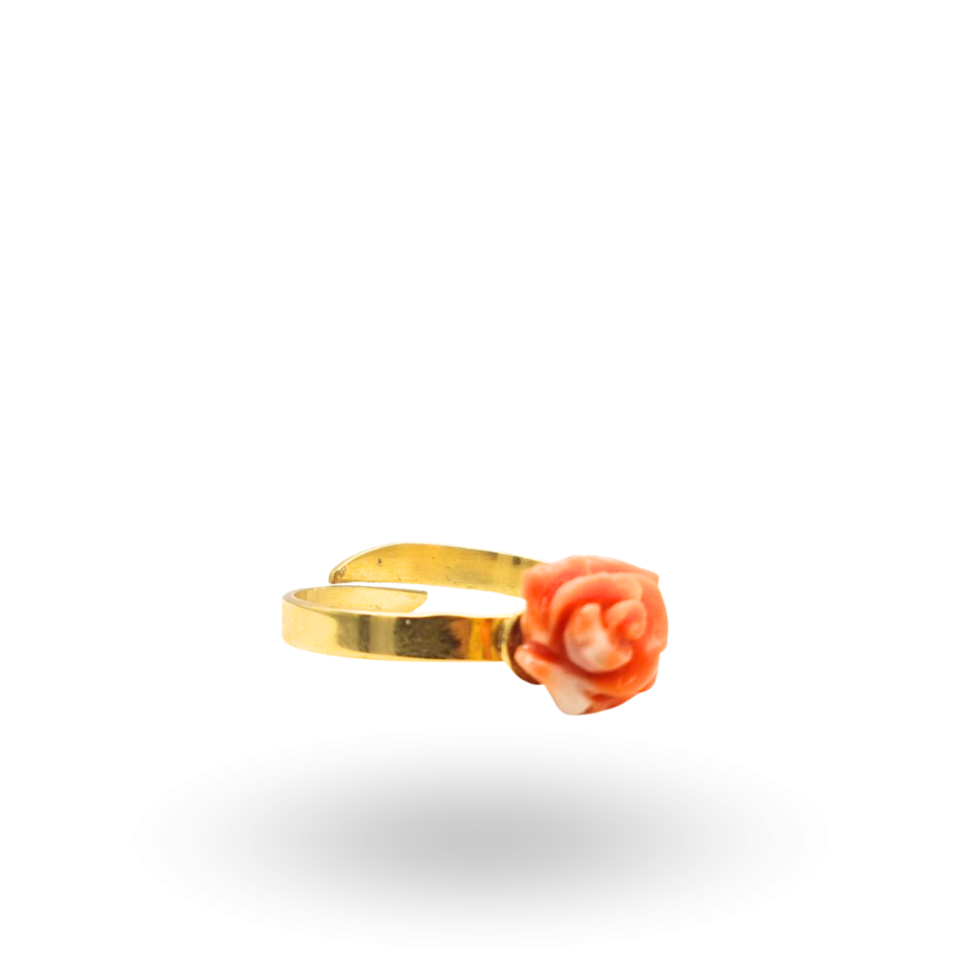 Anello in Argento 925 dorato con rosellina di Corallo Cerasuolo Naturale inciso a mano