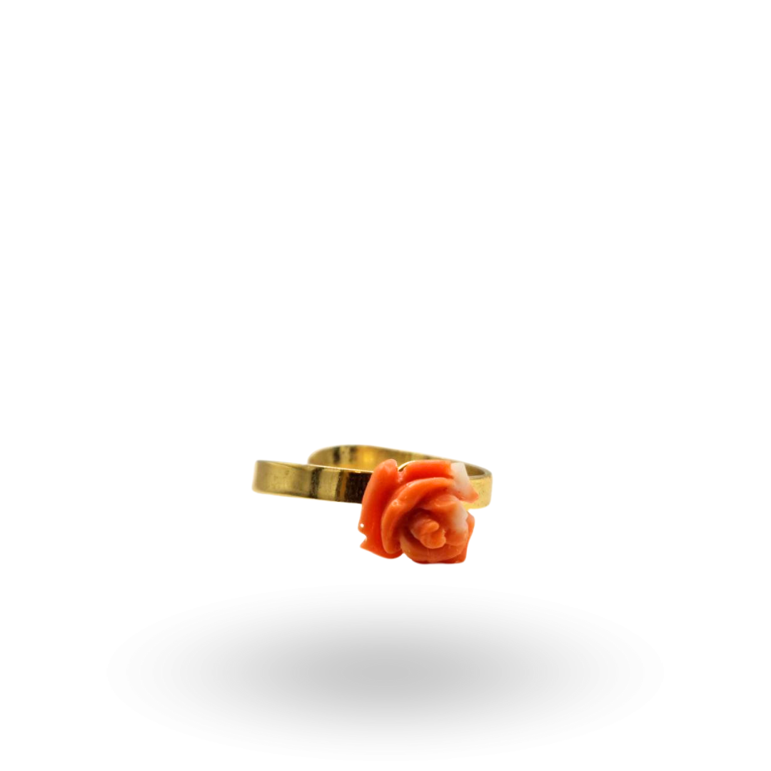 Anello in Argento 925 dorato con rosellina di Corallo Cerasuolo Naturale inciso a mano