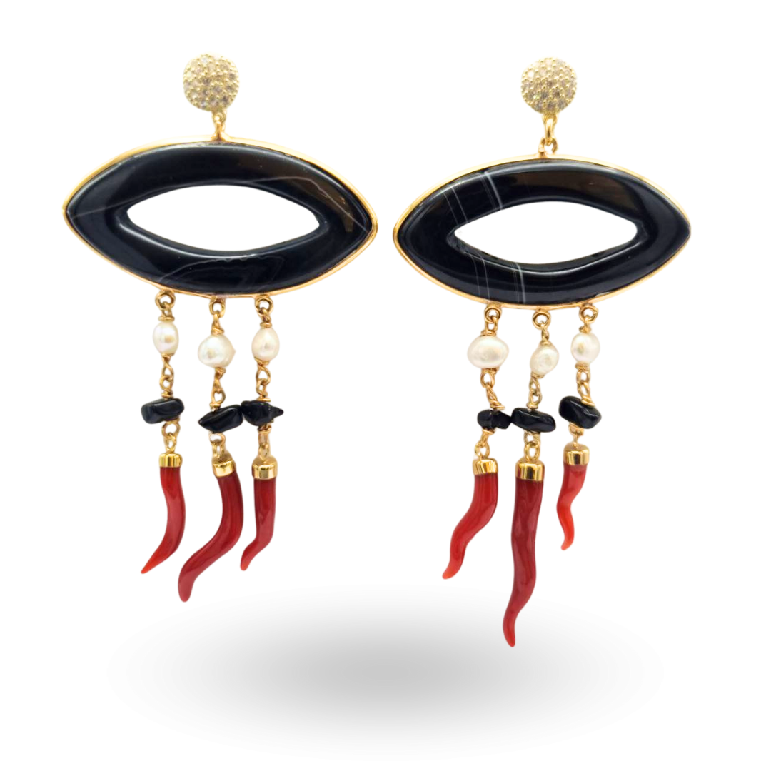Orecchini in Argento 925 dorato con occhio in Corno e pendenti con Perle, Onice e cornetti in Corallo rosso Mediterraneo
