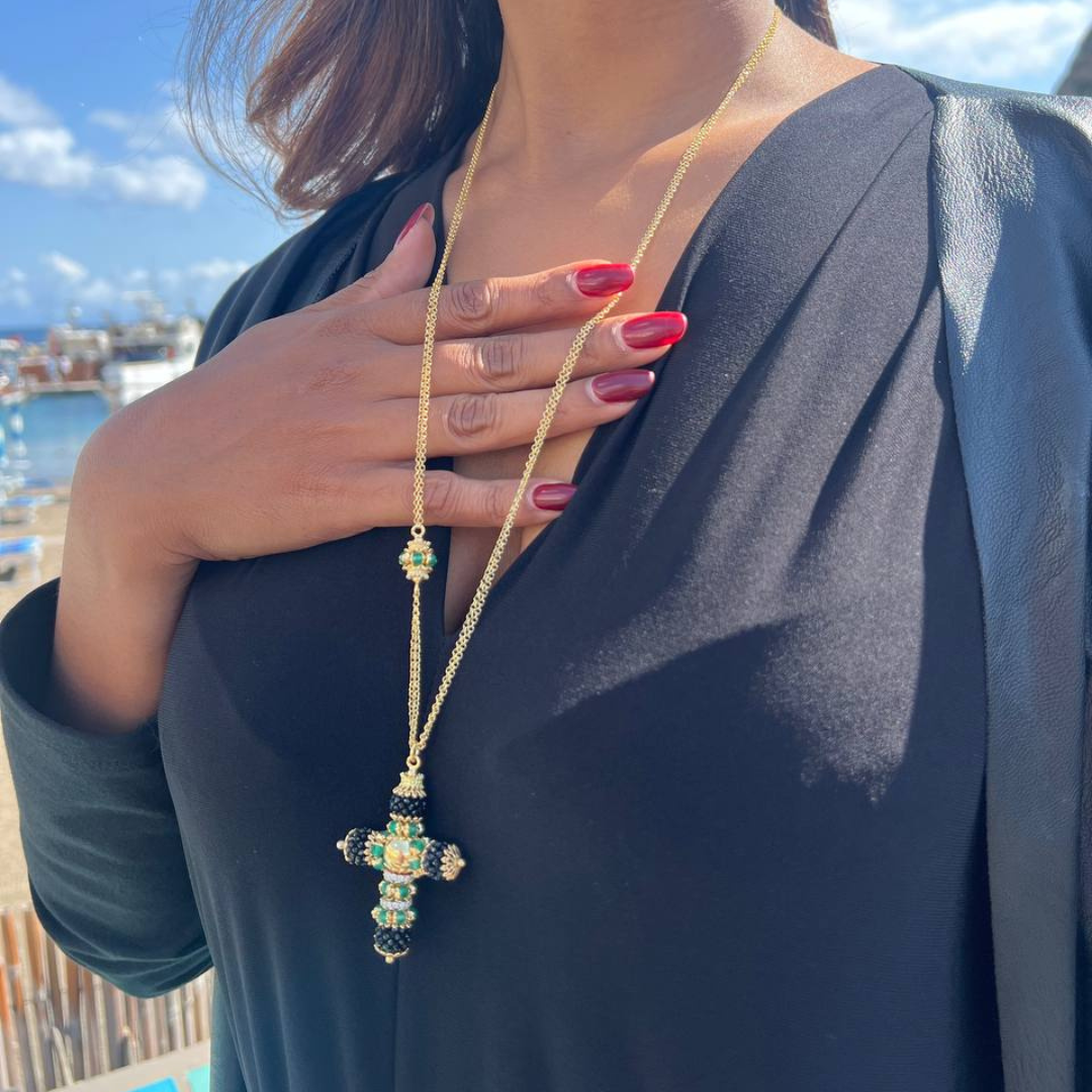 Collana in Argento 925 dorato con Croce modello More con coroncine in Giada