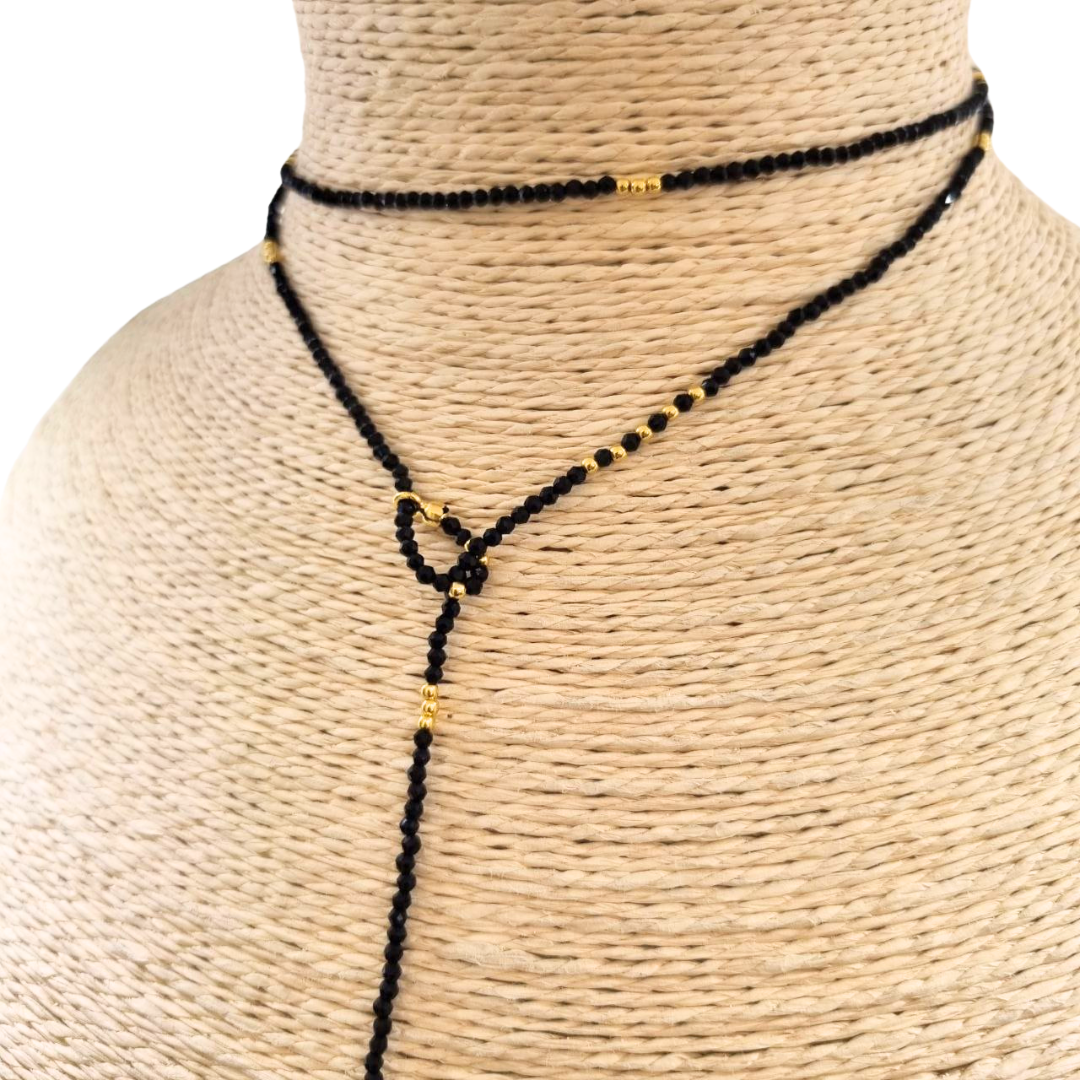 Collana a cravatta in Spinelli neri e Argento 925 dorato con doppio giro e pallino finale