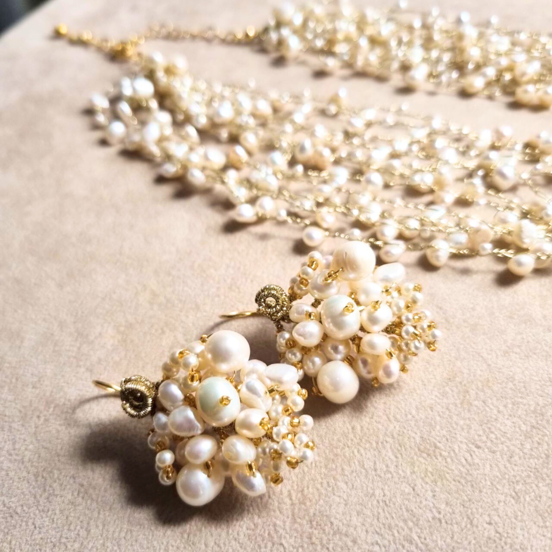 Orecchini a grappolo in Argento 925 bagnato in Oro 18Kt con Perle di varie dimensioni