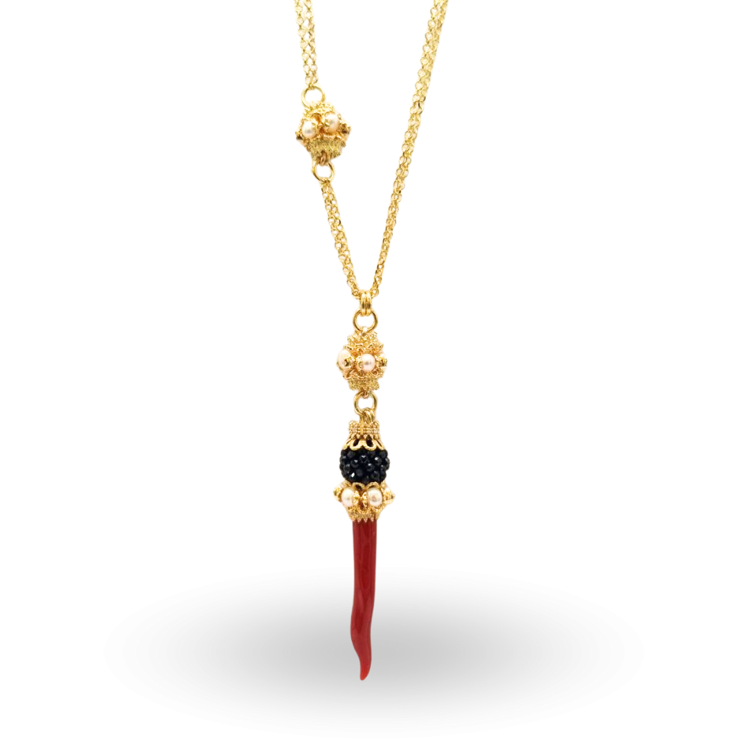 Collana in Argento 925 dorato con Corno in Corallo rosso Mediterraneo, mora in Spinelli neri lavorazione Tessito e coroncine in Perle