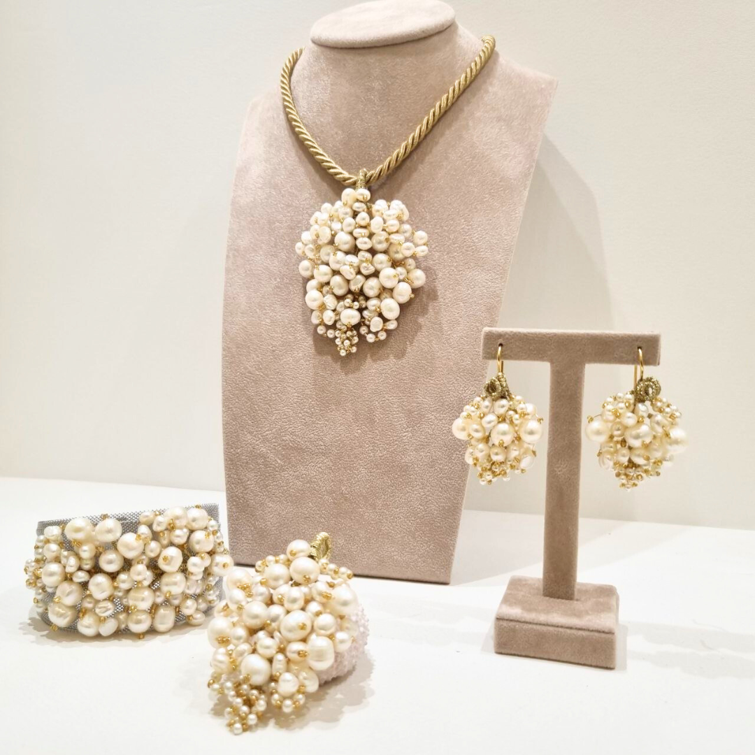 Orecchini a grappolo in Argento 925 bagnato in Oro 18Kt con Perle di varie dimensioni