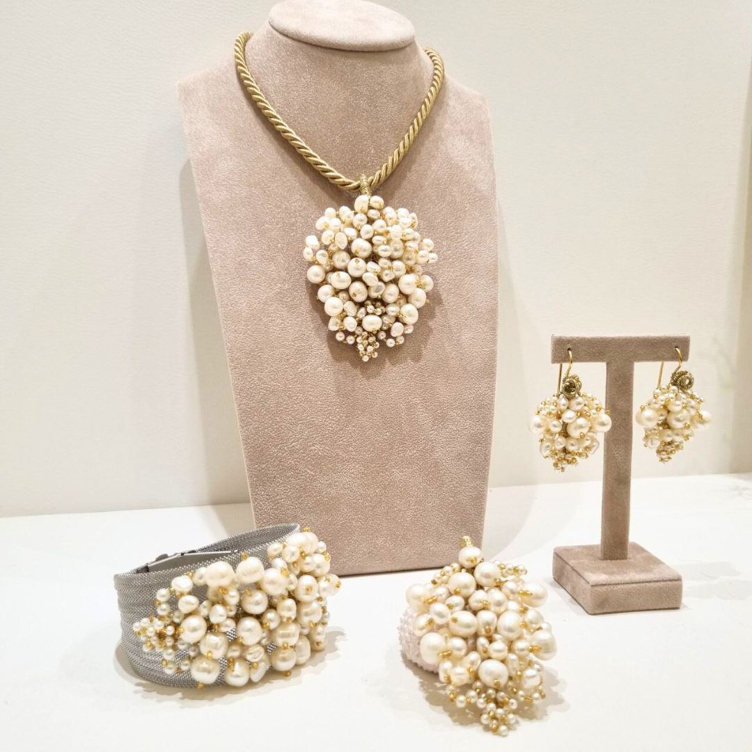 Orecchini a grappolo in Argento 925 bagnato in Oro 18Kt con Perle di varie dimensioni