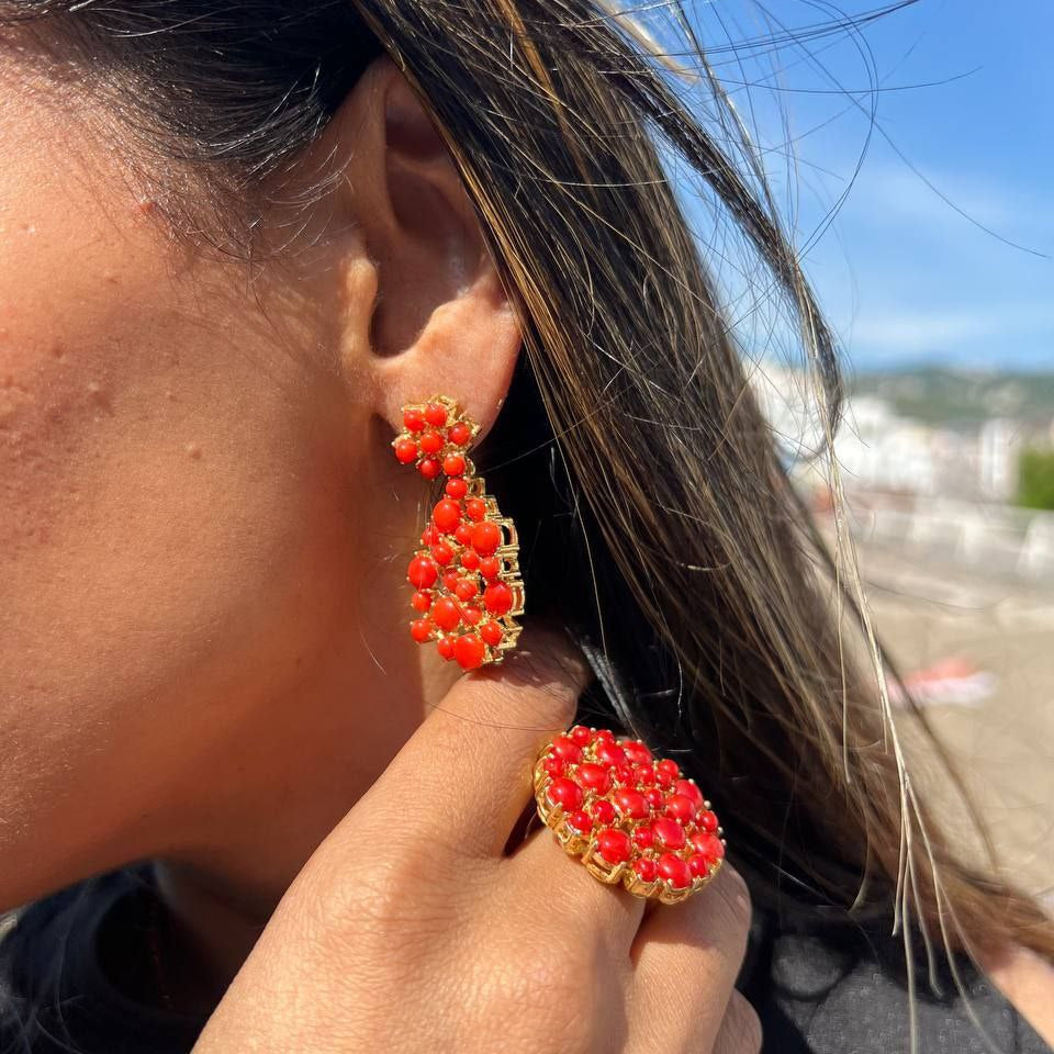 Orecchini in Argento 925 dorato a gocce con spole in Corallo rosso Mediterraneo