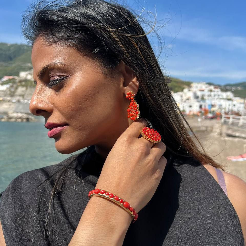 Orecchini in Argento 925 dorato a gocce con spole in Corallo rosso Mediterraneo