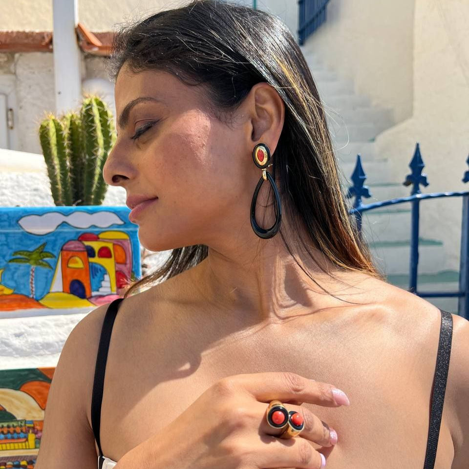 Orecchini in Argento 925 dorato pendenti con goccia aperta in Onice e spola di Corallo rosso