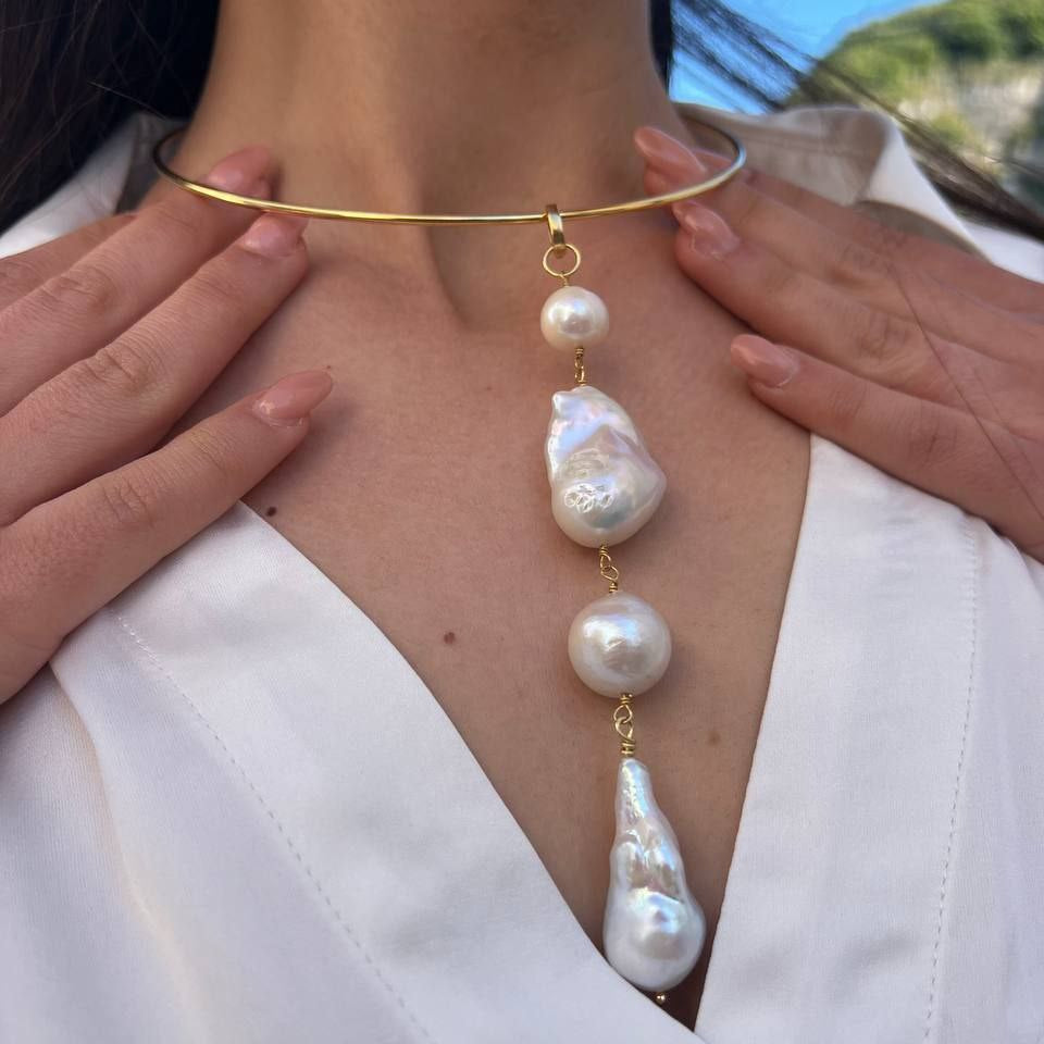 Collana a girocollo rigido in Argento 925 dorato con pendente in Perle Scaramazze e Barocche