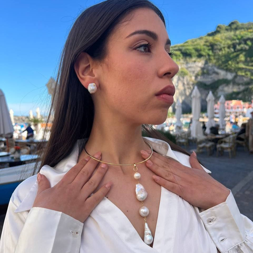 Collana a girocollo rigido in Argento 925 dorato con pendente in Perle Scaramazze e Barocche