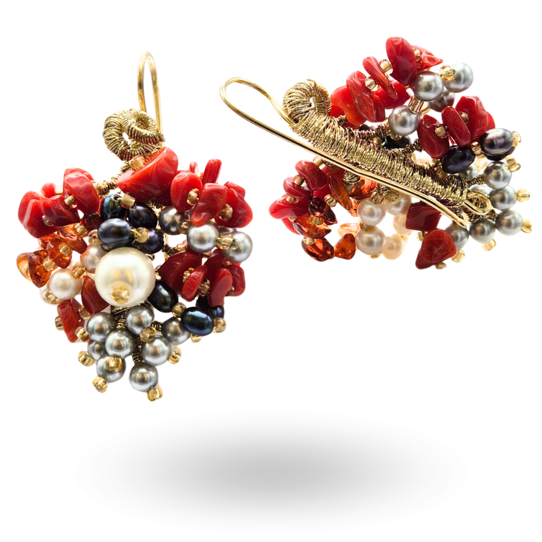 Orecchini a grappolo in Argento 925 bagnato in Oro 18Kt con Corallo rosso, Corniola, Perle bianche e grigie, Quarzi e Pietre naturali