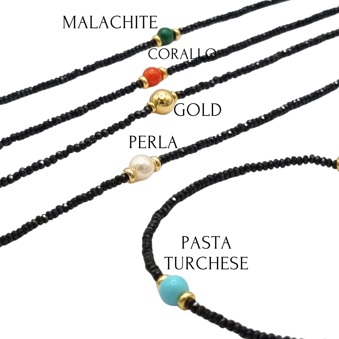 Bracciale in Spinelli neri sfaccettati con pallino centrale a scelta con Pasta di Turchese, Perla, Corallo, Gold o Malachite
