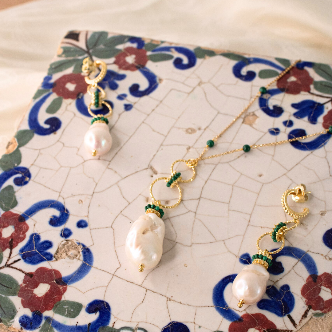 Collana in Argento 925 dorato con Perla Scaramazza e coroncine in Malachite