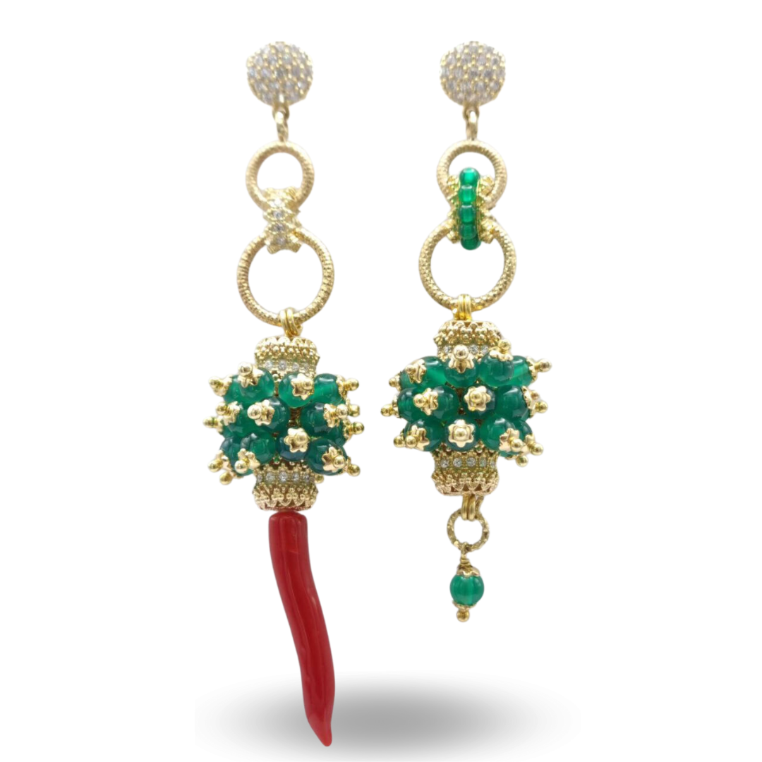 Boucles d'oreilles en argent 925 plaqué or avec corne de corail et touffes de jade