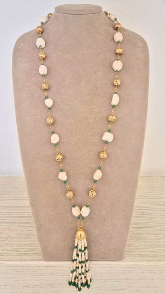 Collana in Pietre Naturali ammagliata completamente a mano, in Argento 925 dorato, con Corallo rosa e Giada