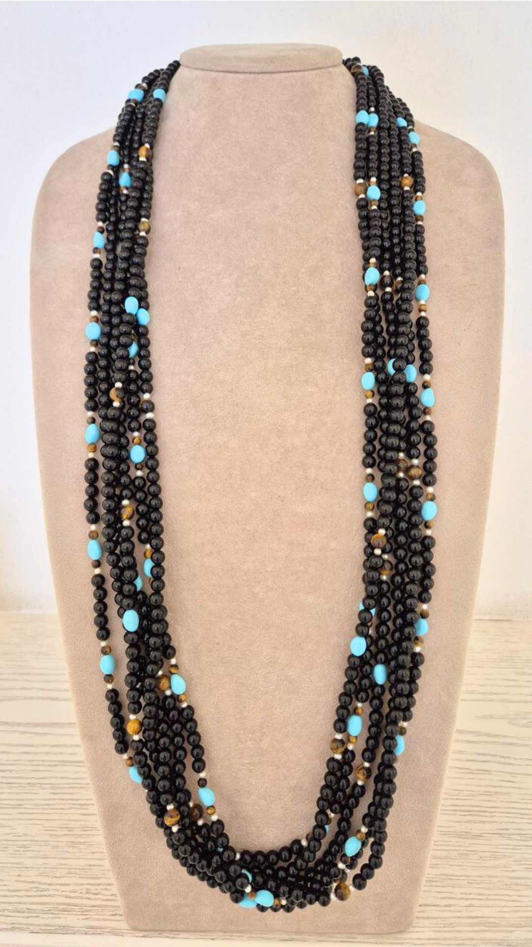 Collana a 6 fili in Onice, Perle, sassi di Pasta di Turchese e Occhi di Tigre, chiusura in Argento 925 dorato