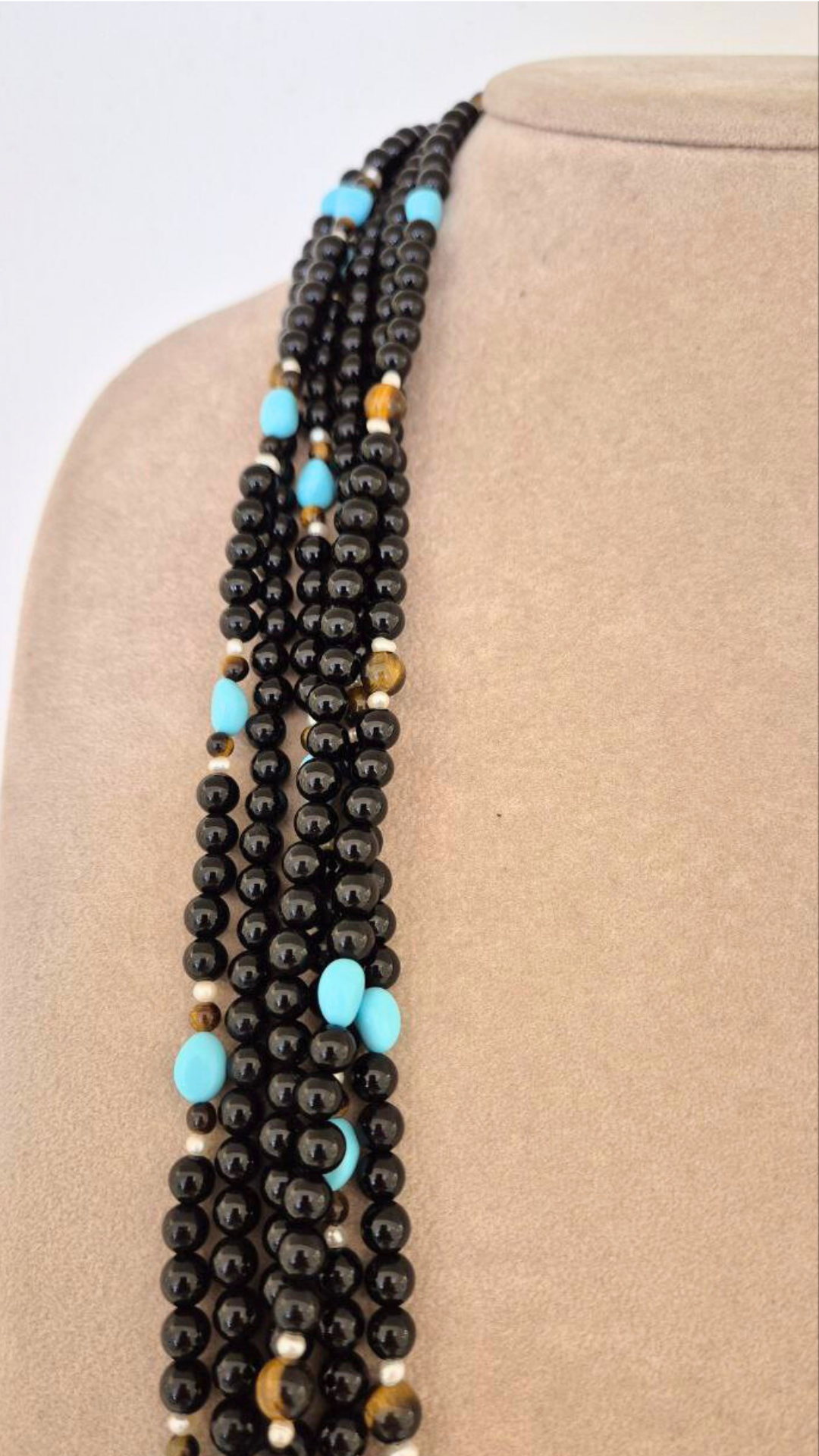Collana a 6 fili in Onice, Perle, sassi di Pasta di Turchese e Occhi di Tigre, chiusura in Argento 925 dorato