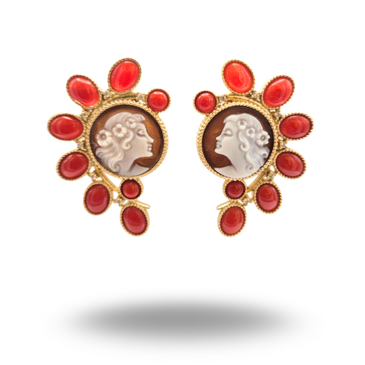 Orecchini in Argento 925 dorato con cammeo centrale e petali di spole in Corallo rosso Mediterraneo
