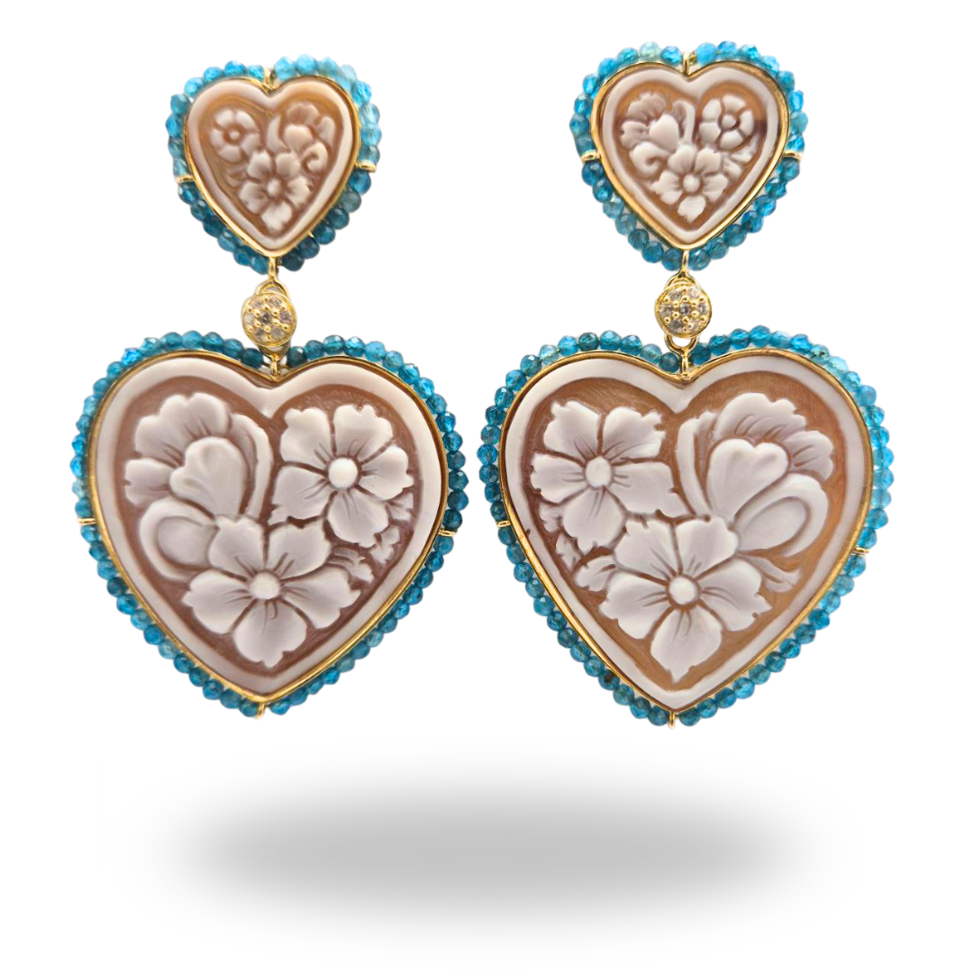 Orecchini in Argento 925 dorato con Cammei a cuore su Sardonica e giri di Quarzi azzurri