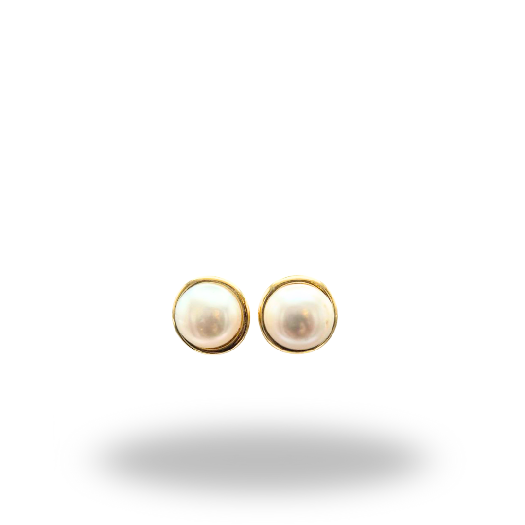 Orecchini in Argento 925 dorato con Perla a rilievo. Linea Minimal