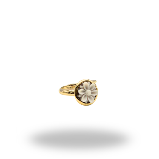 Anello in Argento dorato con Cammeo a fiore. Linea Minimal